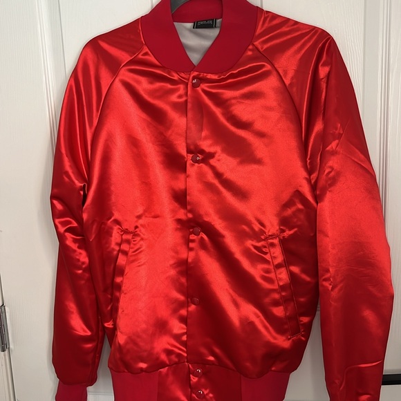 KYLIE JENNER LIPS SATIN RED BOMBER JACKET SZ MEDIUM - Picture 3 of 5